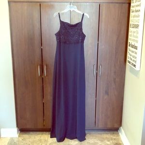 Beautiful Navy Lace & Organza Flow Dress